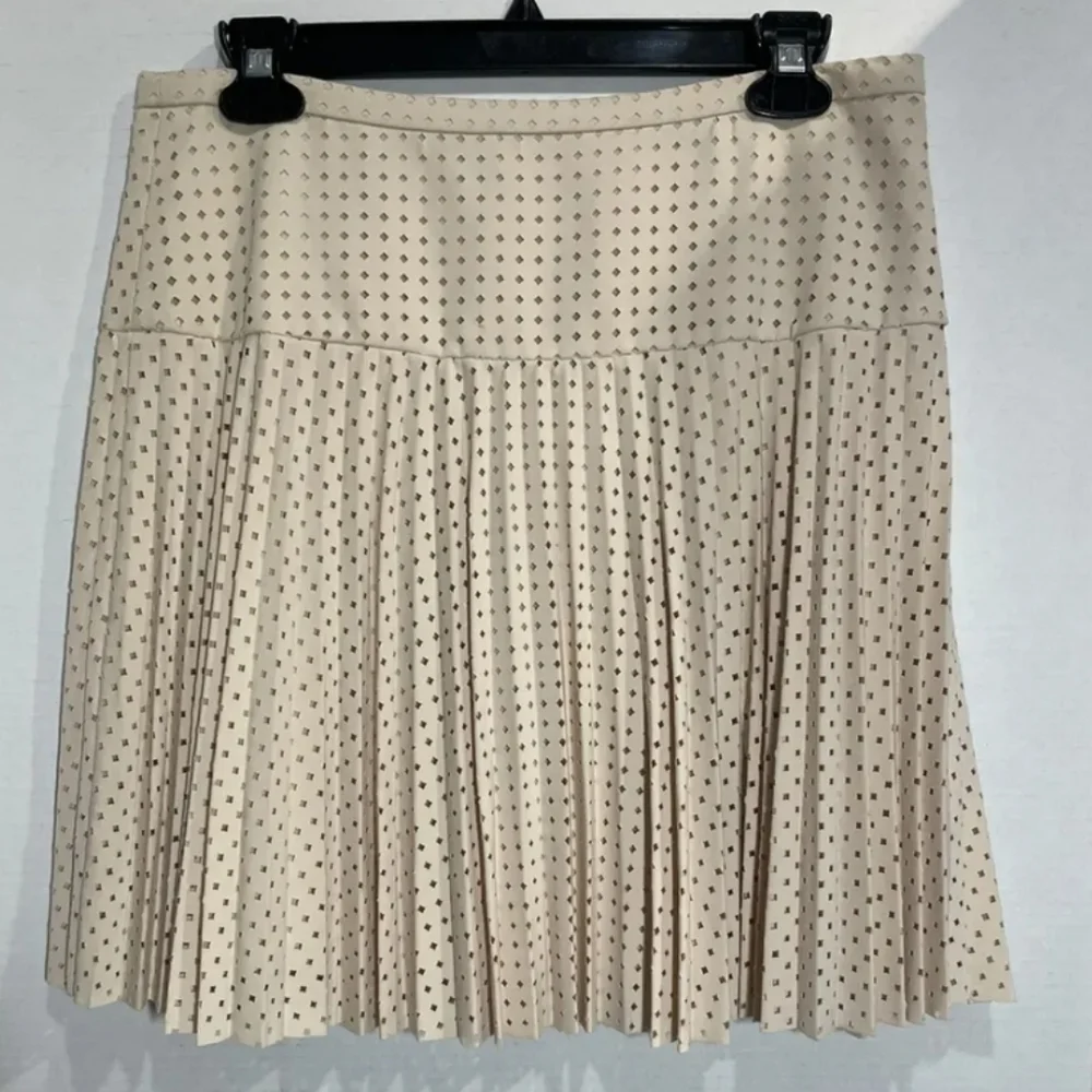 NWOT J.Crew Laser-Cut Pleated Women’s Skirt In Beige Size 6